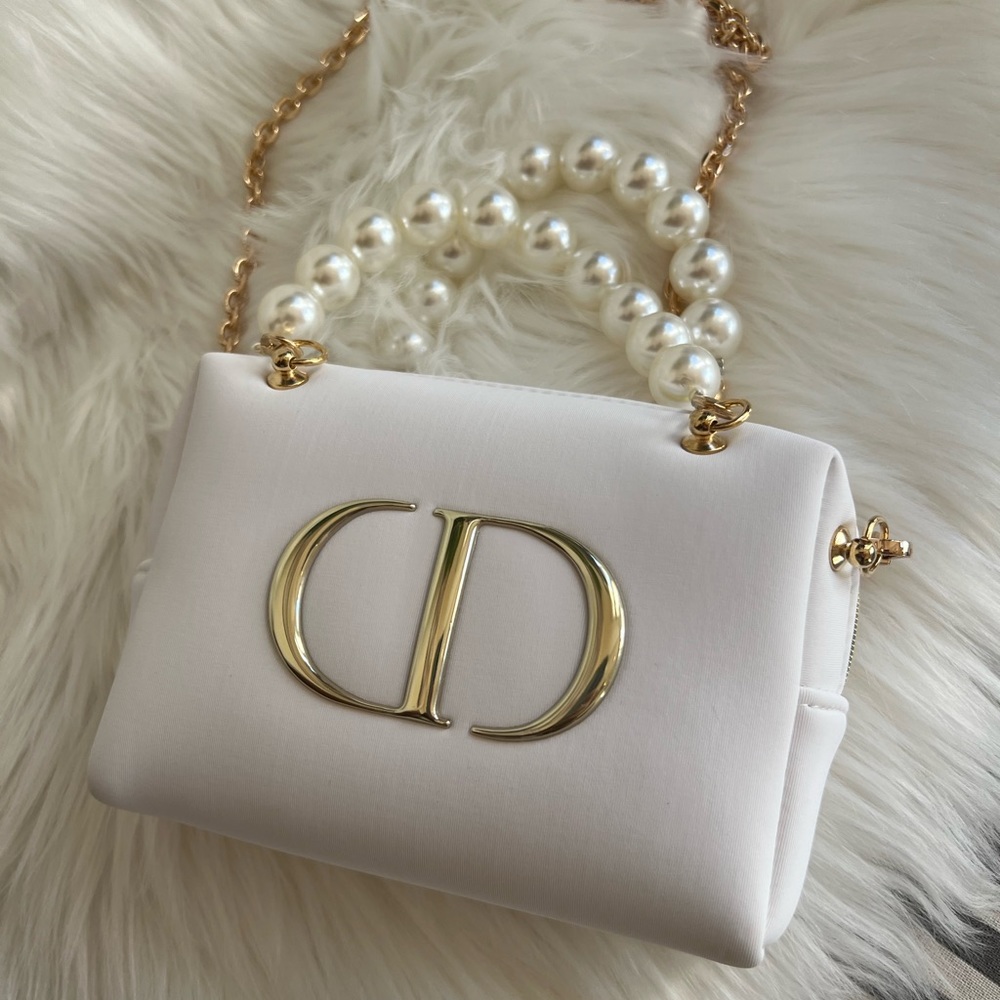 Dior ⭐️ NEW beautiful white Beauty Cosmetic Bag converted into a handbag